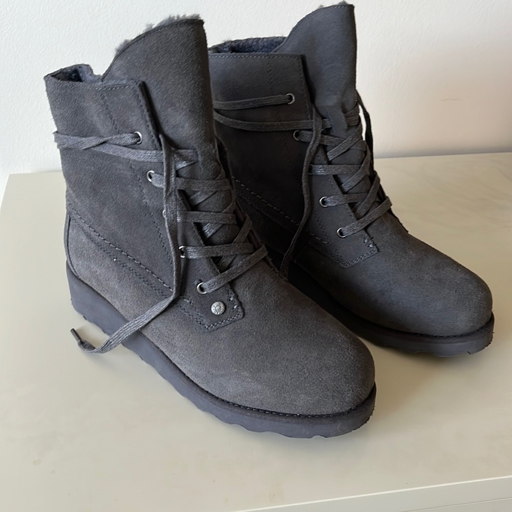 BearPaw Womens Krista Size 9